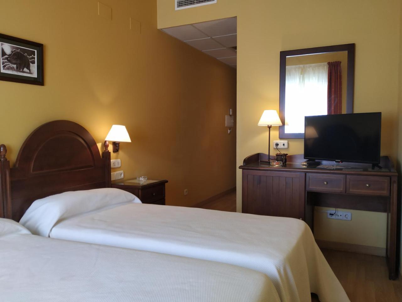 Hotel Sierra De Andujar Virgen de la Cabeza ภายนอก รูปภาพ